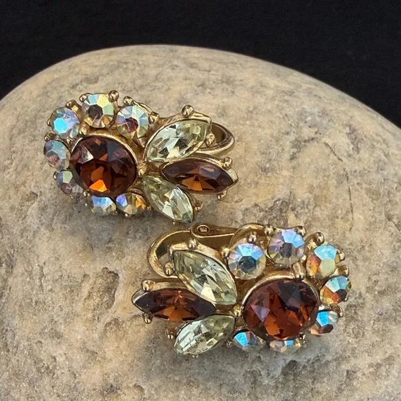 Crown Trifari Vintage Aurora Borealis Floral Clip On Earrings - Picture 1 of 10